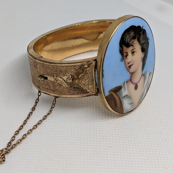Victorian Antique Hinged Bracelet with Portrait - Picture 2 of 8